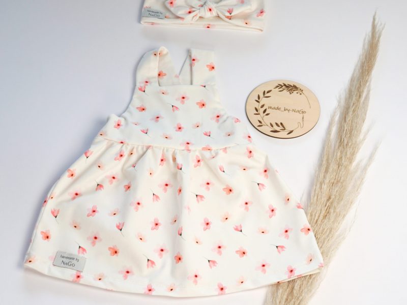 Baby-Latzkleid