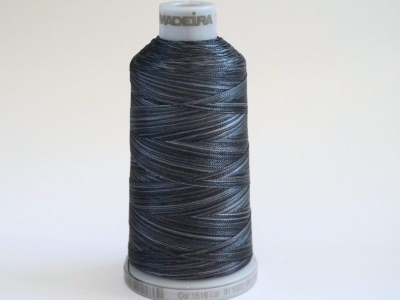 Madeira Stickgarn multi grau