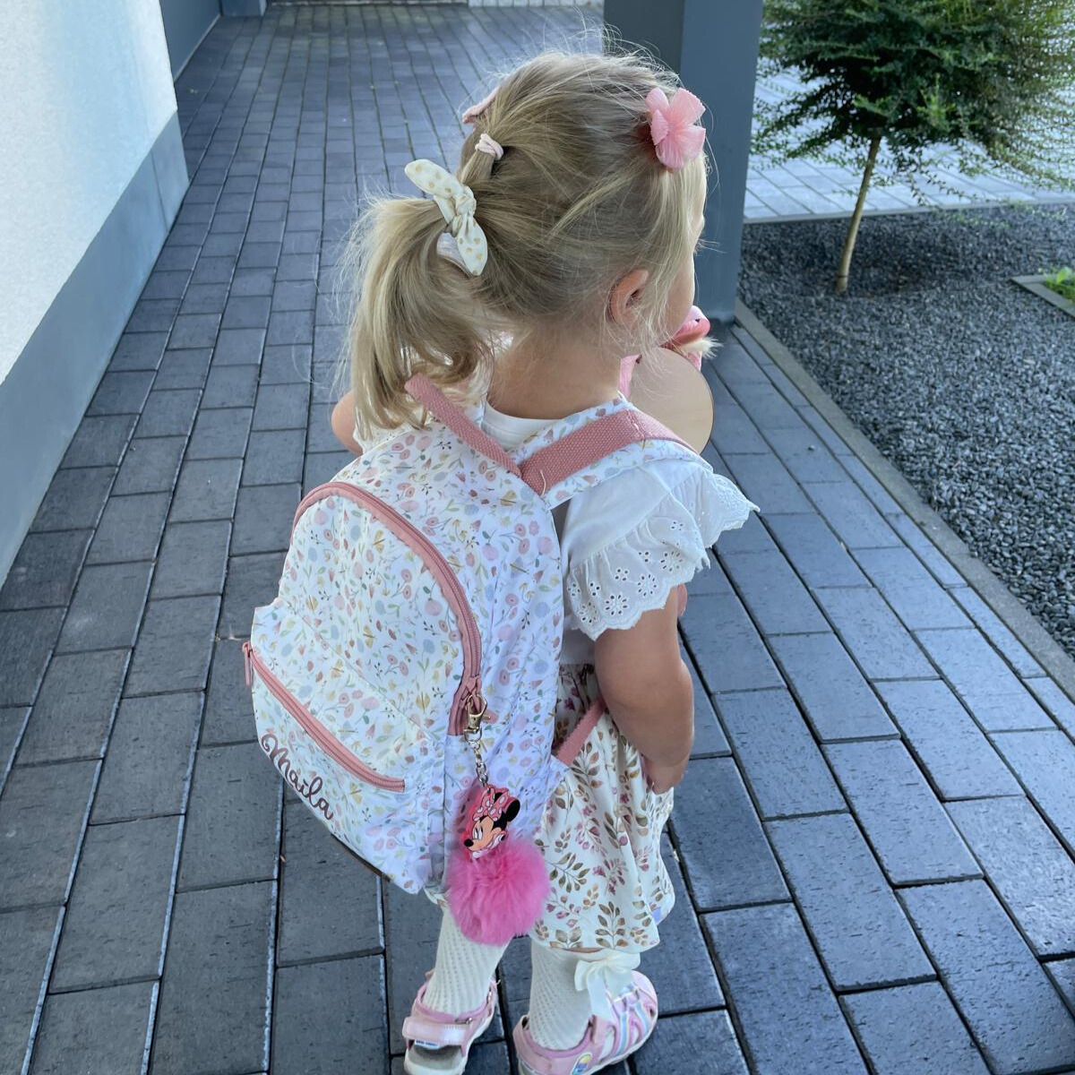 8be02074-1df8-43b8-9772-4b6fc2e3309f