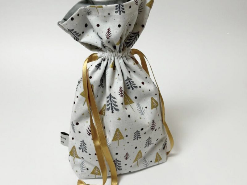 Dekoratives Weihnachtssäckchen